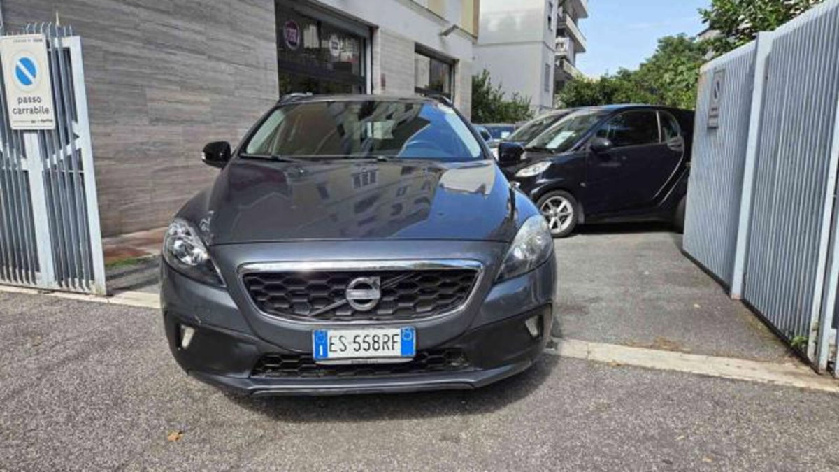 Volvo V40 Cross Country D2 1.6 Momentum (2)