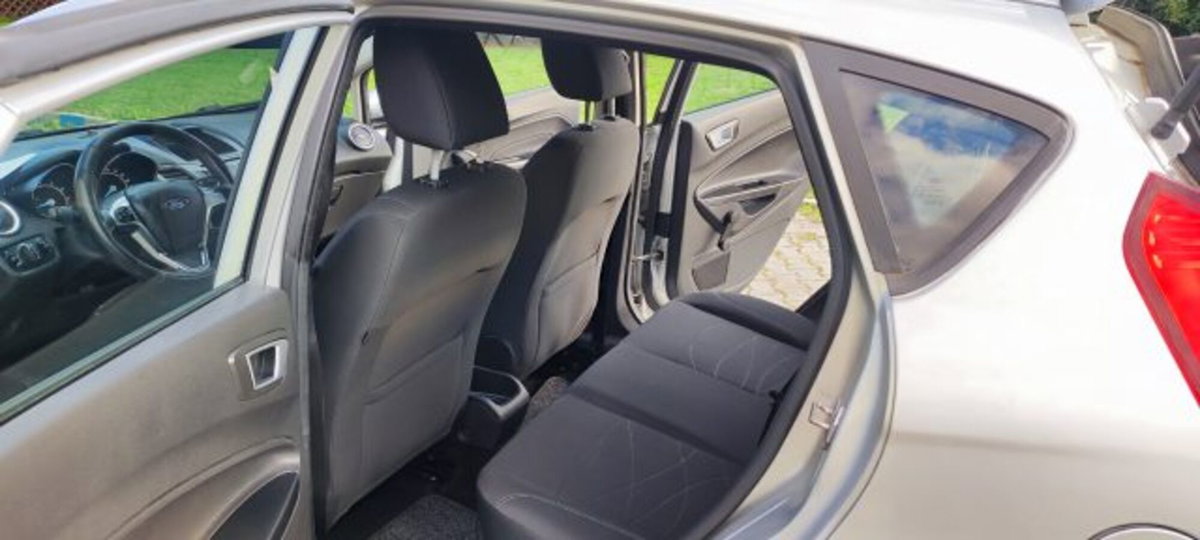 Ford Fiesta 1.2 82 CV 5 porte Titanium (14)
