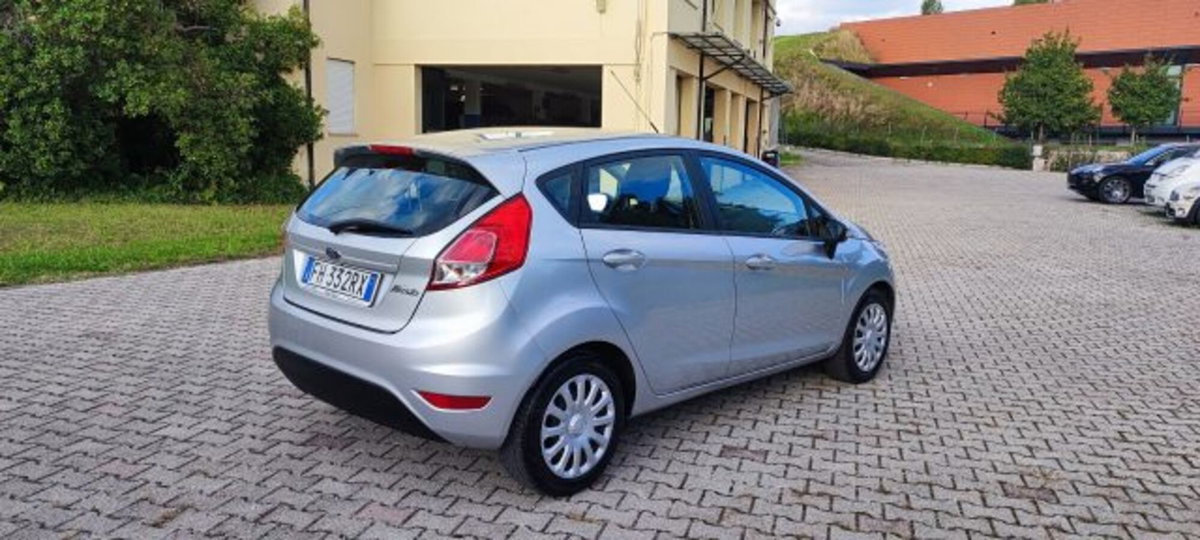 Ford Fiesta 1.2 82 CV 5 porte Titanium (5)