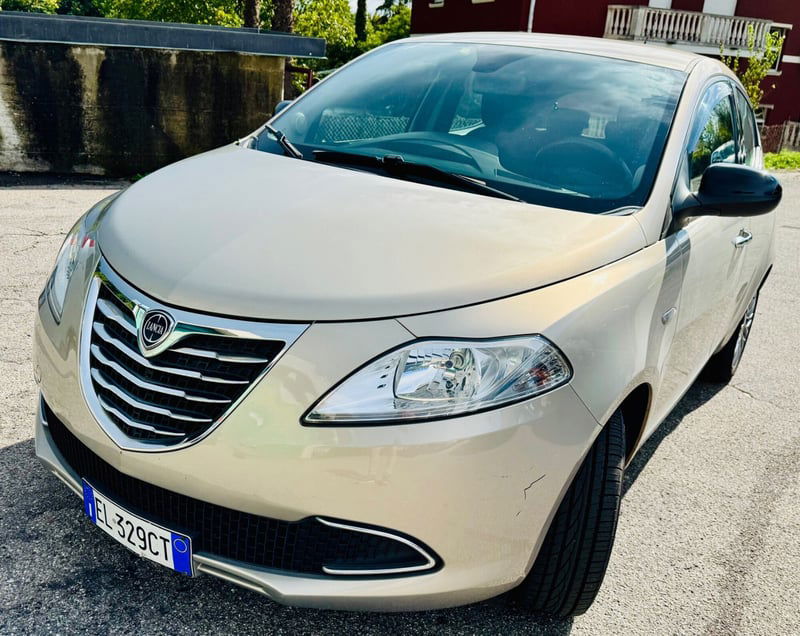 Lancia Ypsilon 0.9 TwinAir 85 CV 5 porte S&S DFN Gold