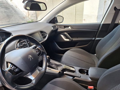 Peugeot 308 BlueHDi 100 S&S Business (14)