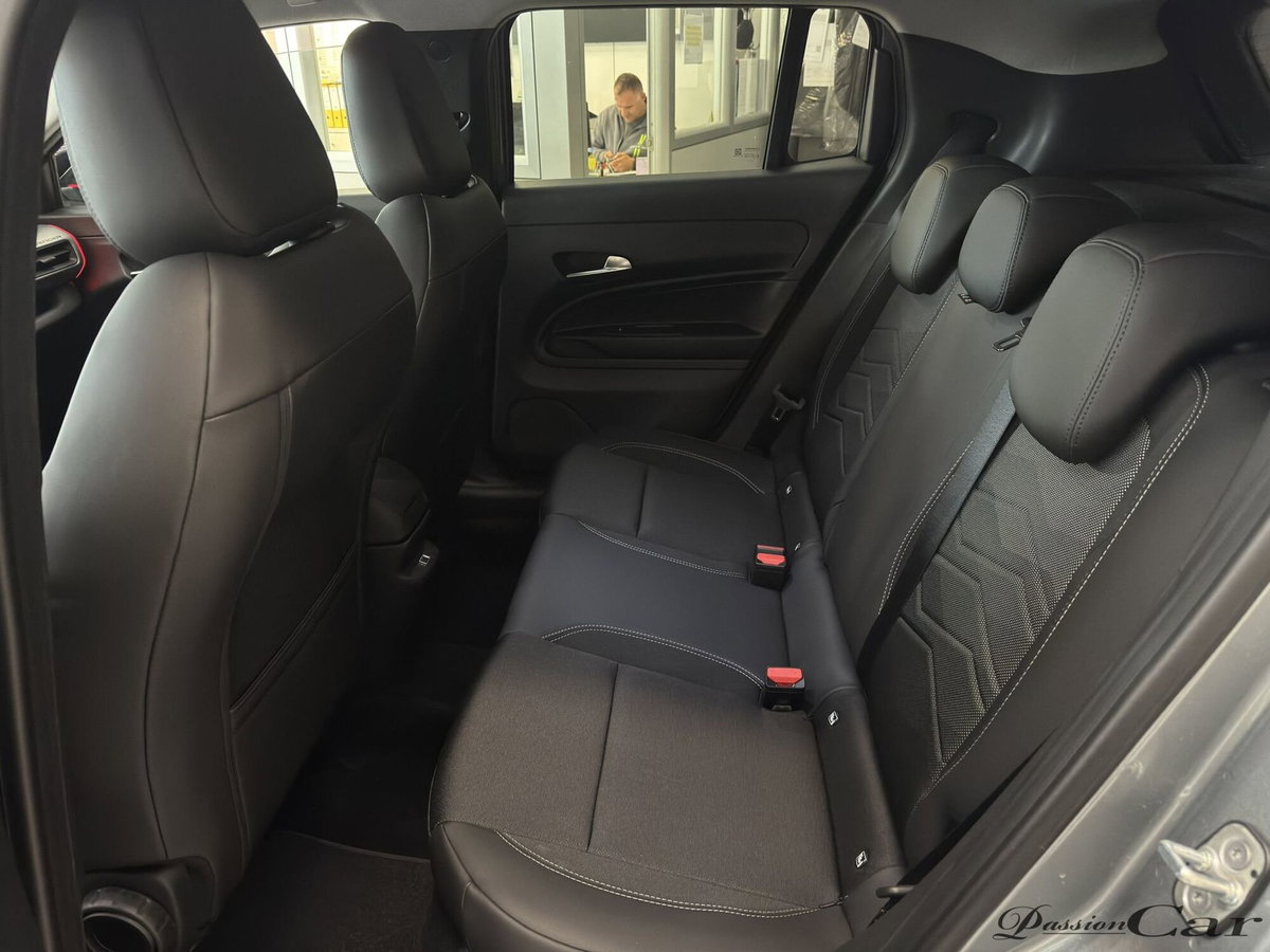 Jeep Avenger 1.2 turbo Summit fwd 100cv (9)