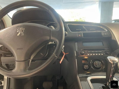 Peugeot 3008 1.6 HDi 112CV Business (11)