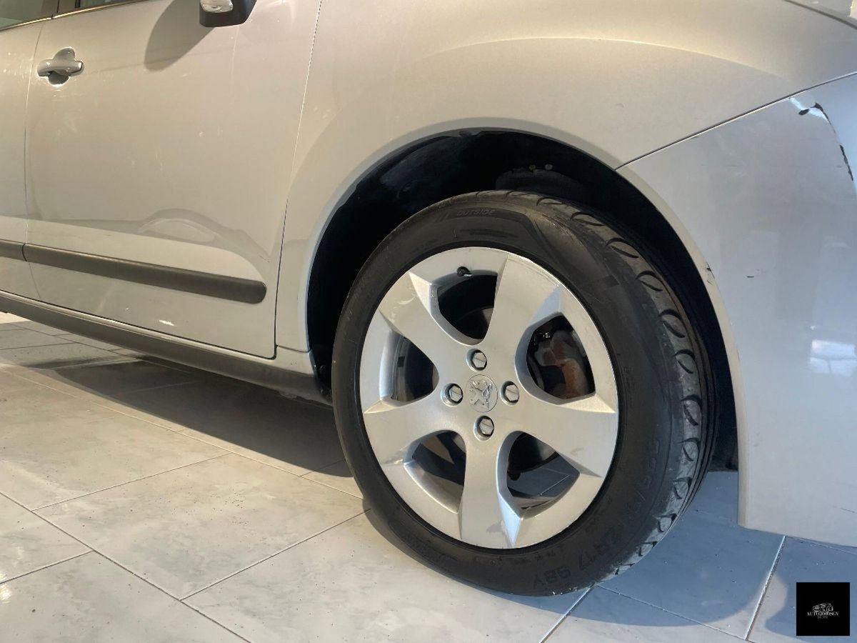 Peugeot 3008 1.6 HDi 112CV Business (2)