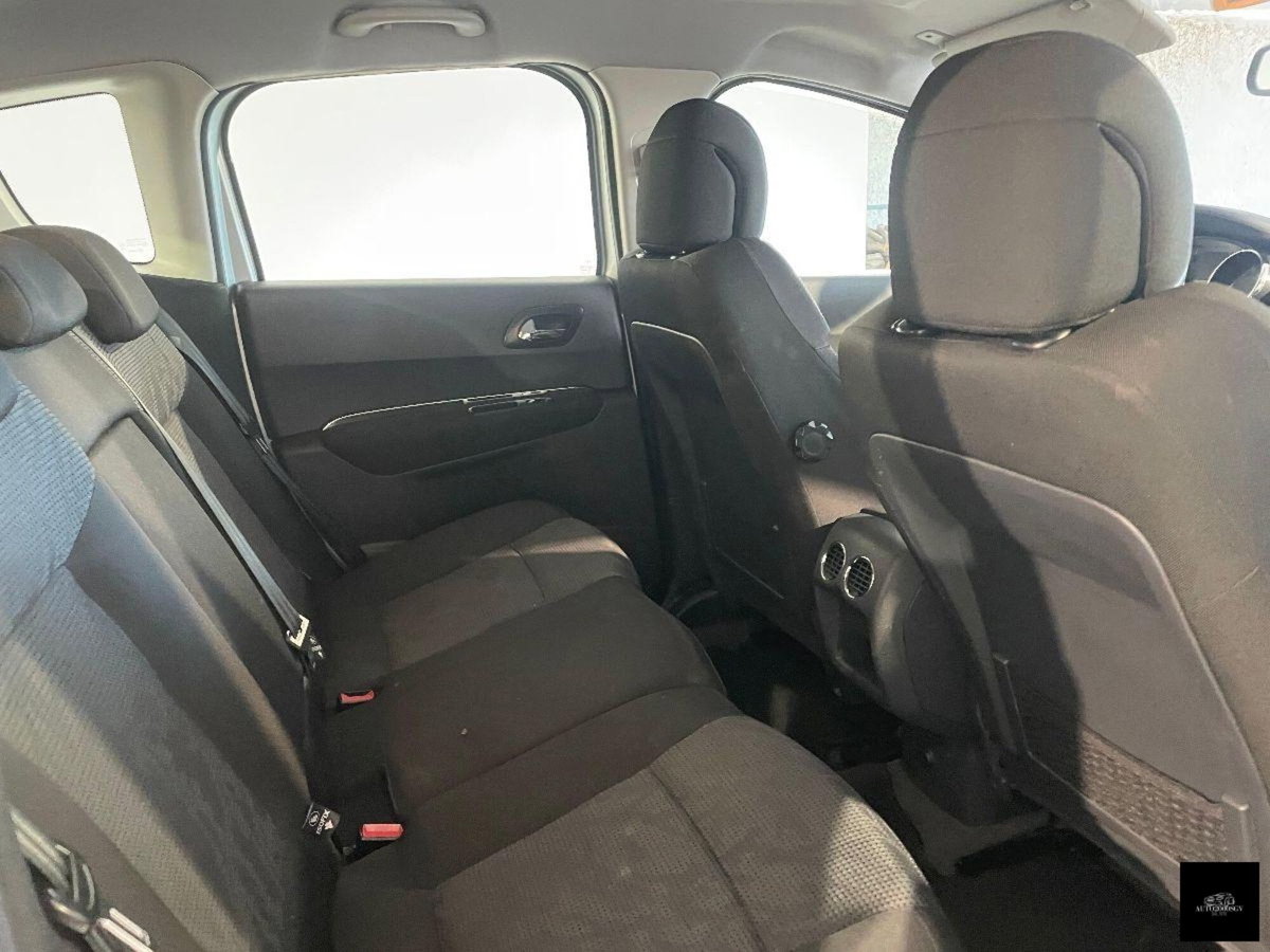 Peugeot 3008 1.6 HDi 112CV Business (4)