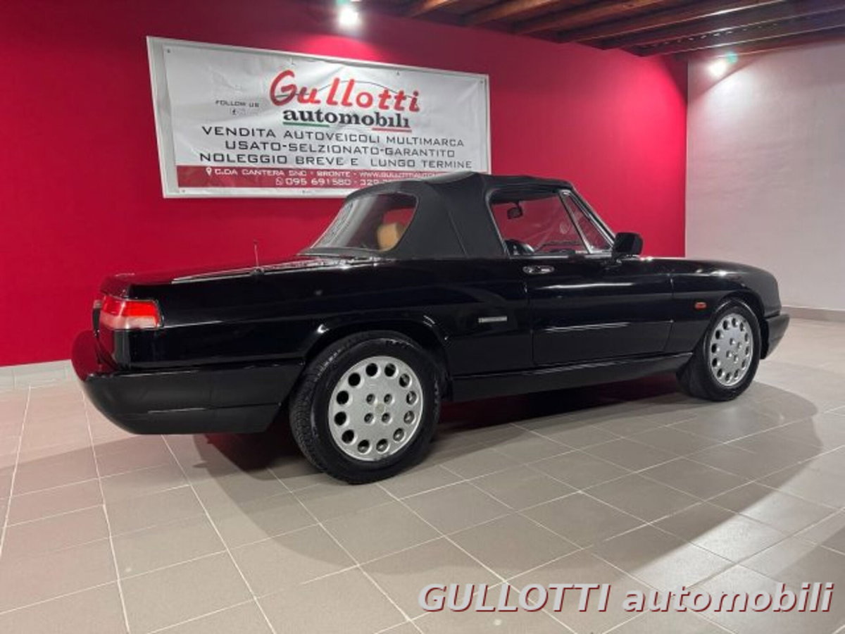 Alfa Romeo Spider 2.0i (7)