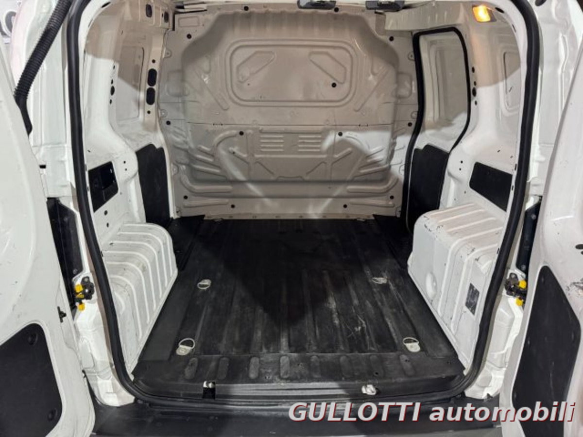 Fiat Fiorino 1.3 MJT 95CV Cargo (17)