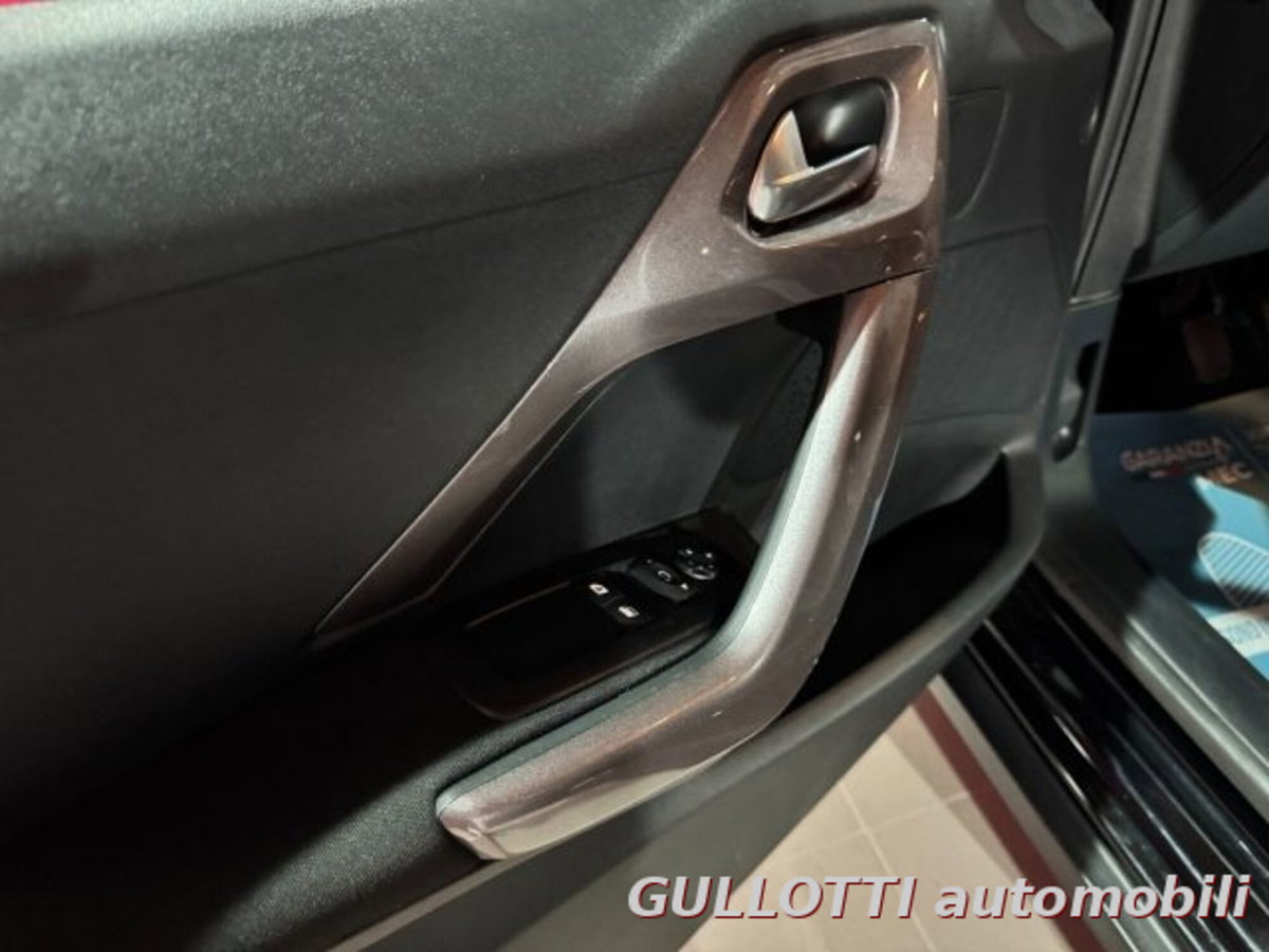 Peugeot 2008 e-HDi 92 CV Stop&Start Allure (10)