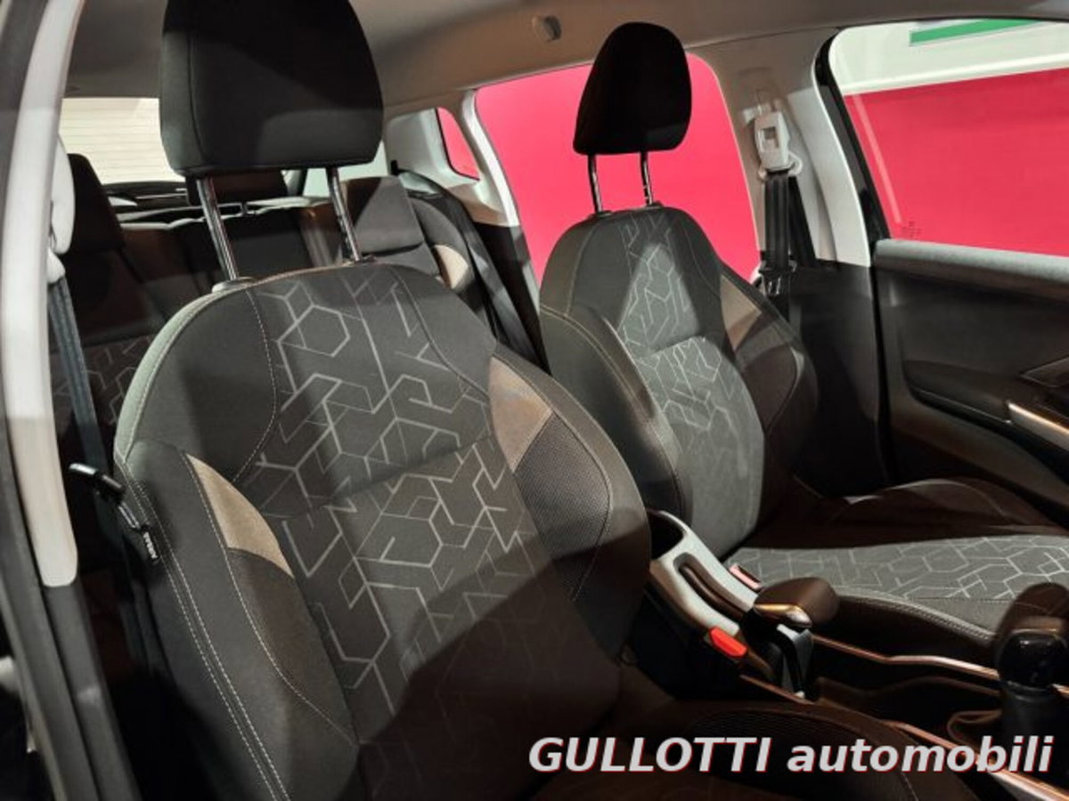 Peugeot 2008 e-HDi 92 CV Stop&Start Allure (16)