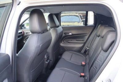 Jeep Avenger 1.2 turbo e-hybrid mhev Summit fwd 110cv edct6 (10)