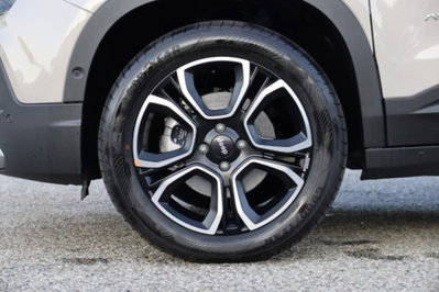 Jeep Avenger 1.2 turbo e-hybrid mhev Summit fwd 110cv edct6 (4)