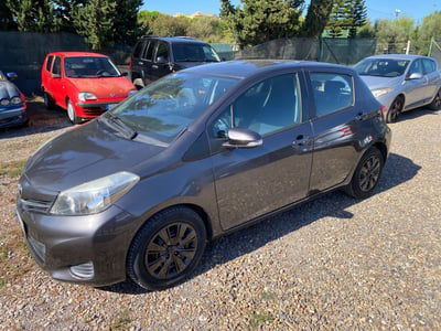 Toyota Yaris 1.0 5 porte Lounge usata