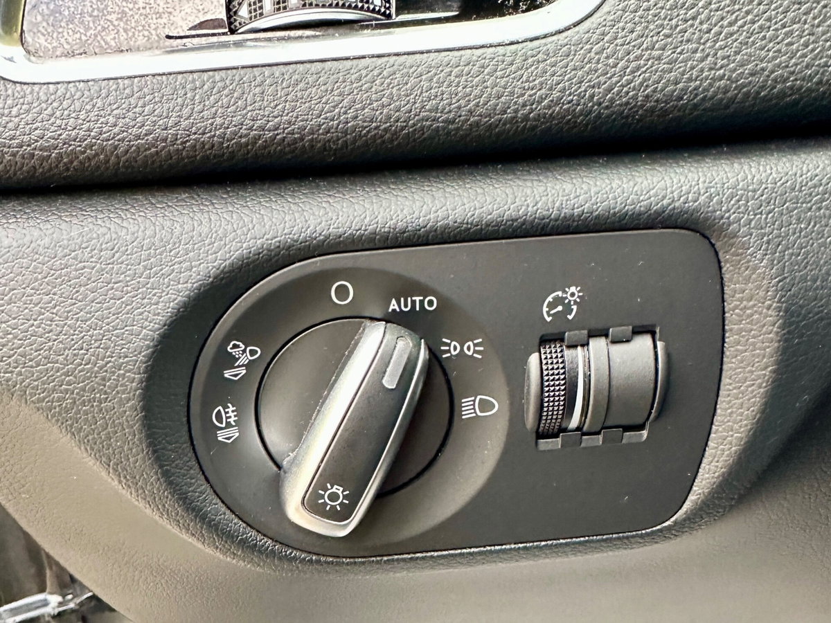 Audi Q3 2.0 TDI 150 CV Sport (15)