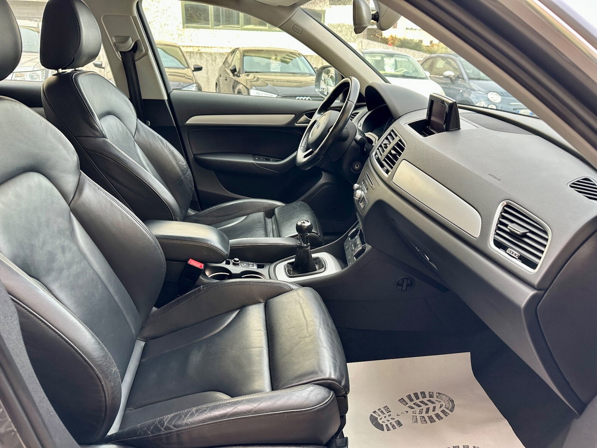 Audi Q3 2.0 TDI 150 CV Sport (18)