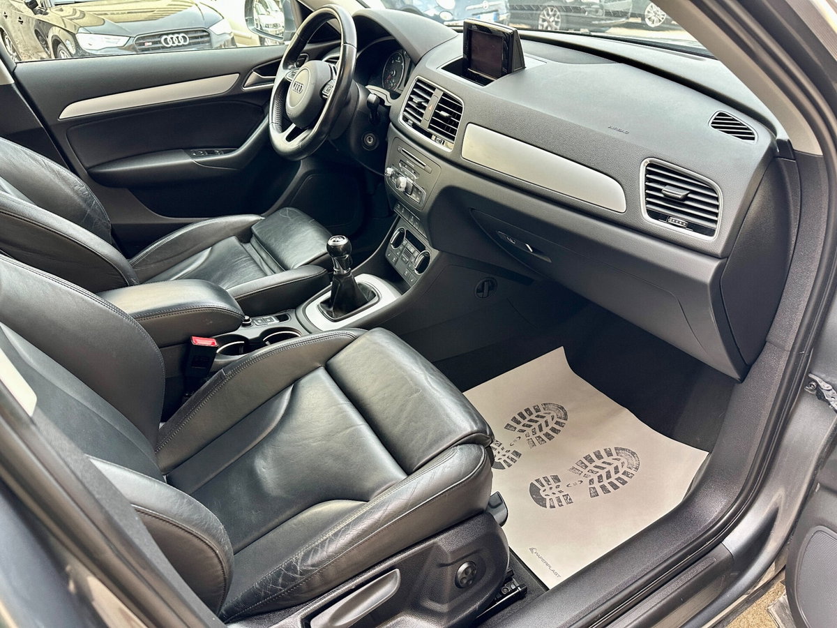 Audi Q3 2.0 TDI 150 CV Sport (19)