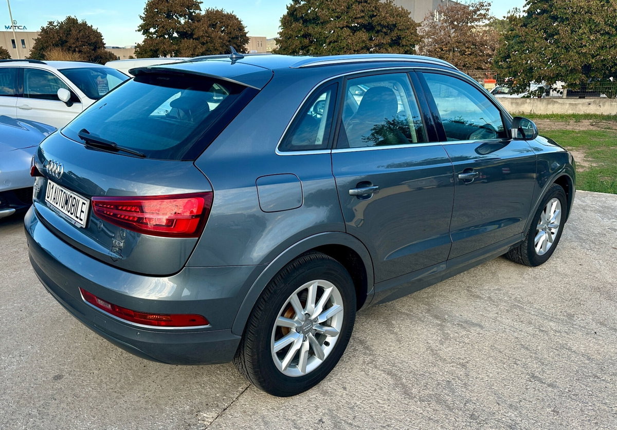 Audi Q3 2.0 TDI 150 CV Sport (8)
