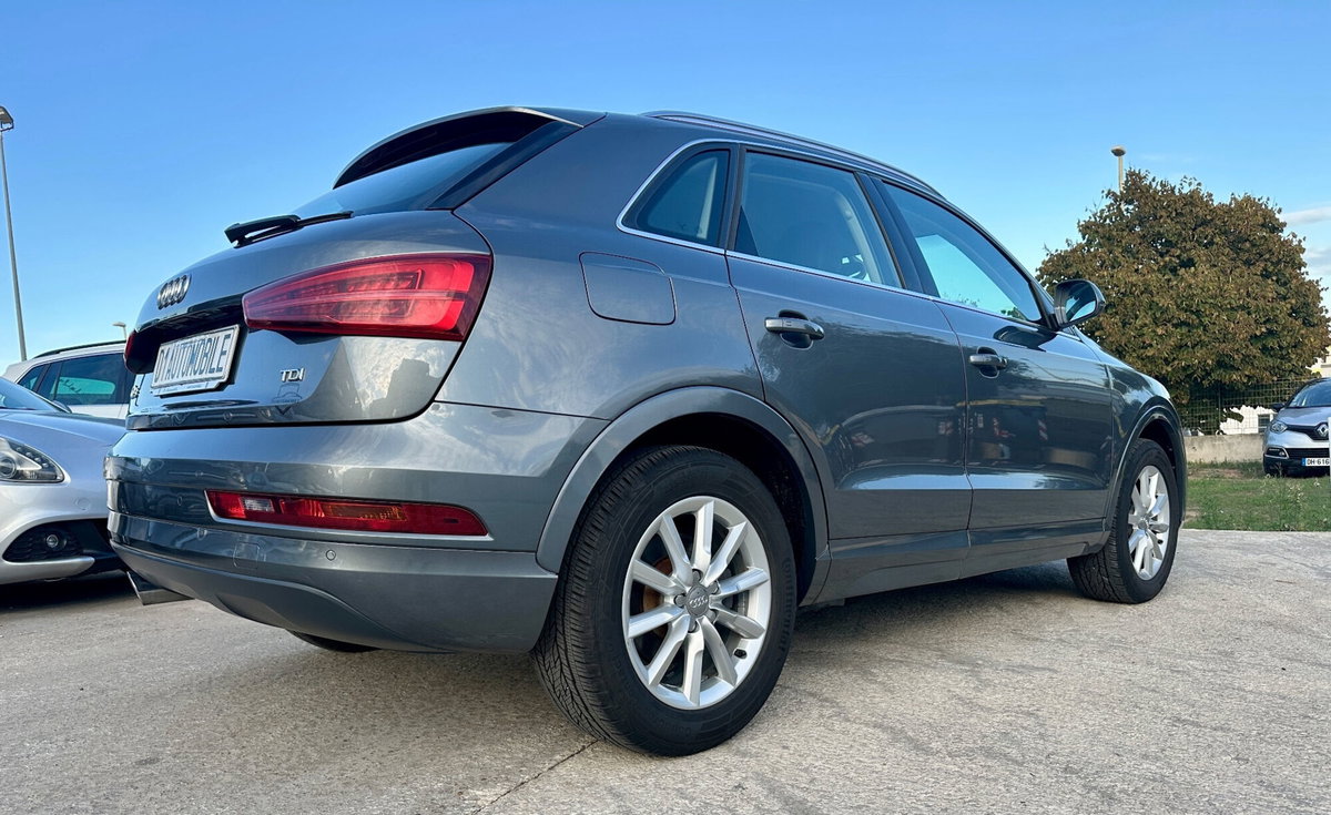 Audi Q3 2.0 TDI 150 CV Sport (9)