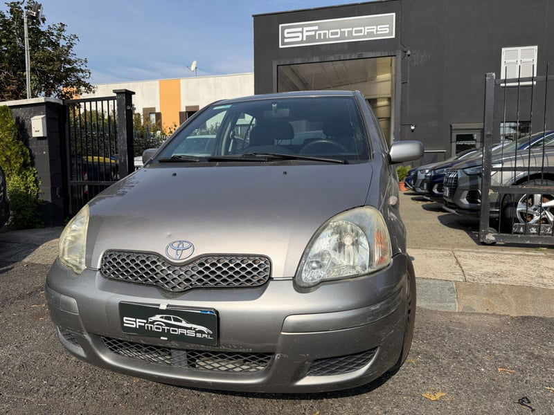 Toyota Yaris 16V cat 5 porte Sol