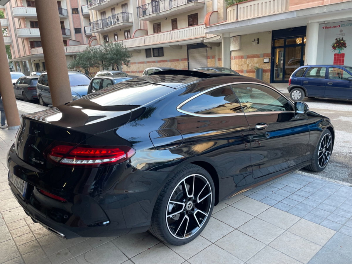 Mercedes-Benz Classe C Coupé 220 d Auto 4Matic Coupé Premium Plus (11)
