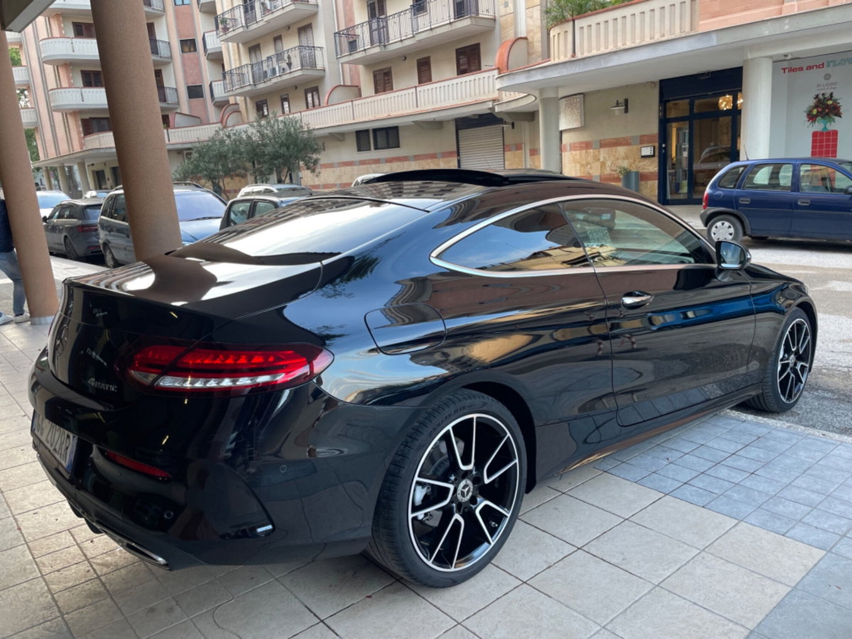 Mercedes-Benz Classe C Coupé 220 d Auto 4Matic Coupé Premium Plus (13)