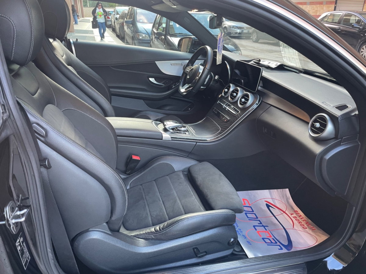 Mercedes-Benz Classe C Coupé 220 d Auto 4Matic Coupé Premium Plus (14)