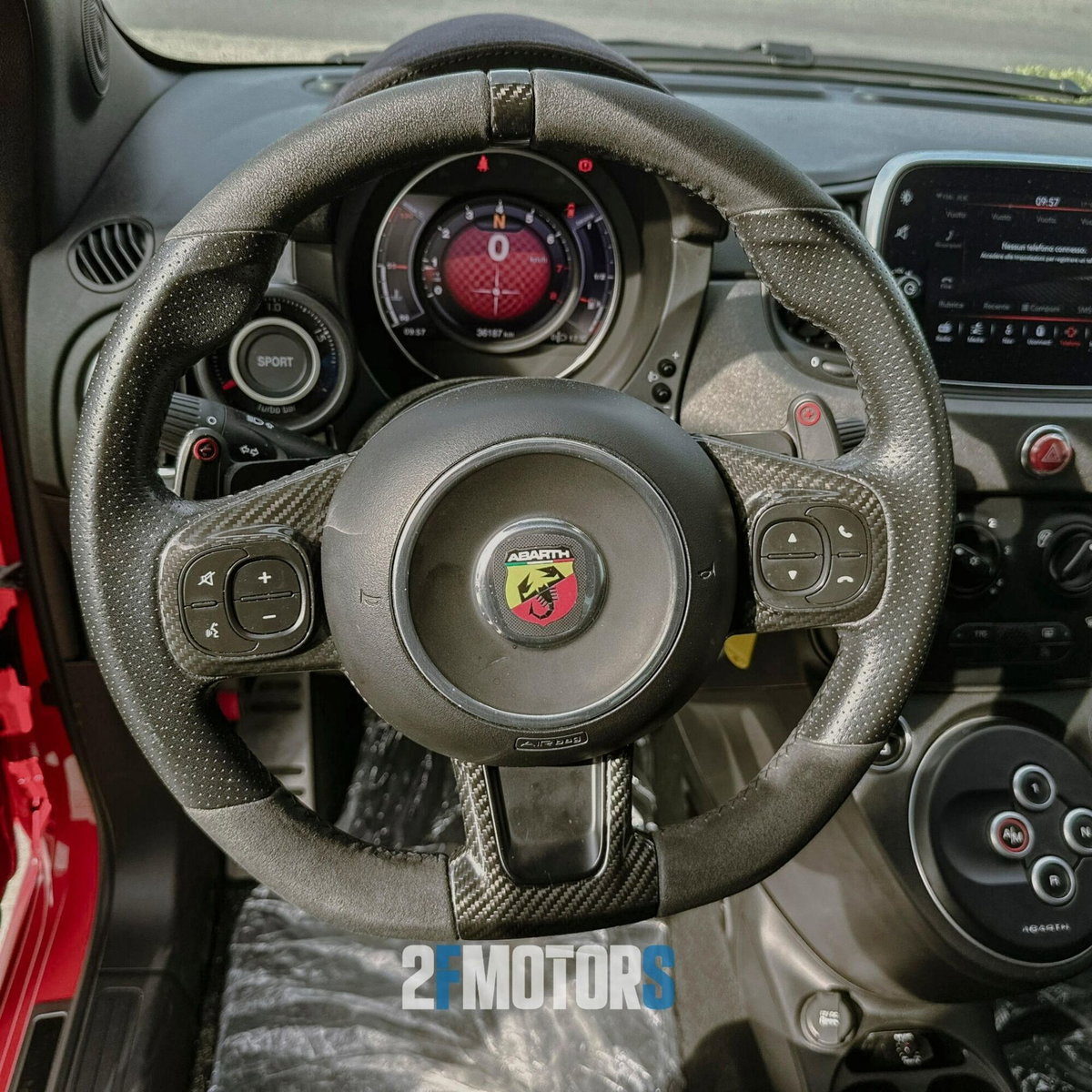 Abarth 595 Cabrio 595 C 1.4 Turbo T-Jet 180 CV Competizione (11)