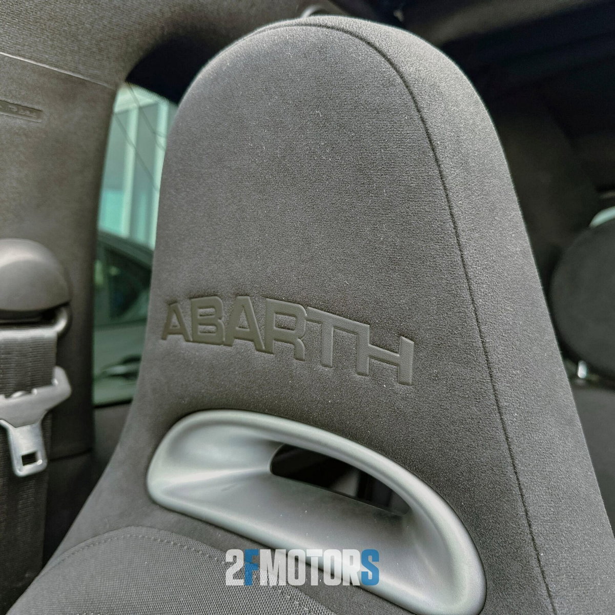Abarth 595 Cabrio 595 C 1.4 Turbo T-Jet 180 CV Competizione (15)