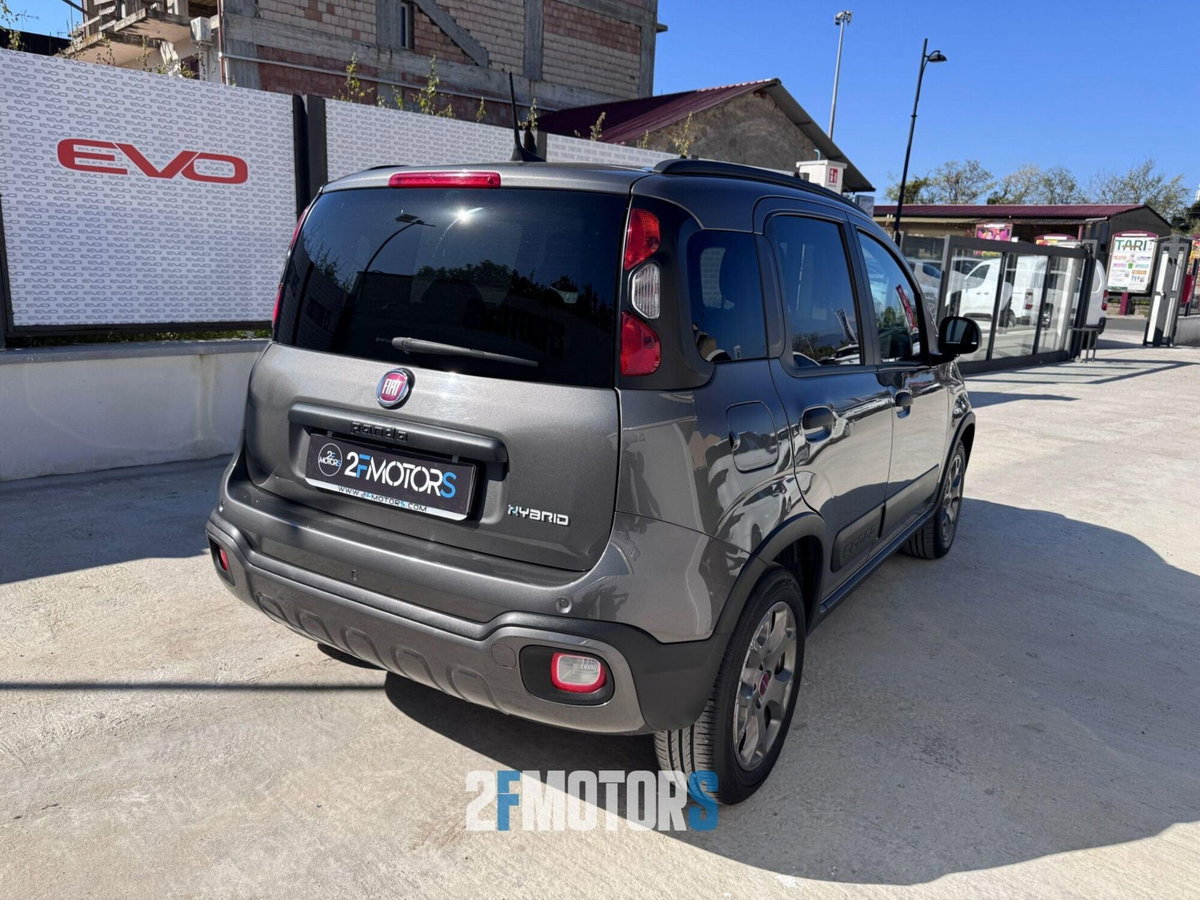 Fiat Panda 1.0 FireFly S&S Hybrid City Cross (4)