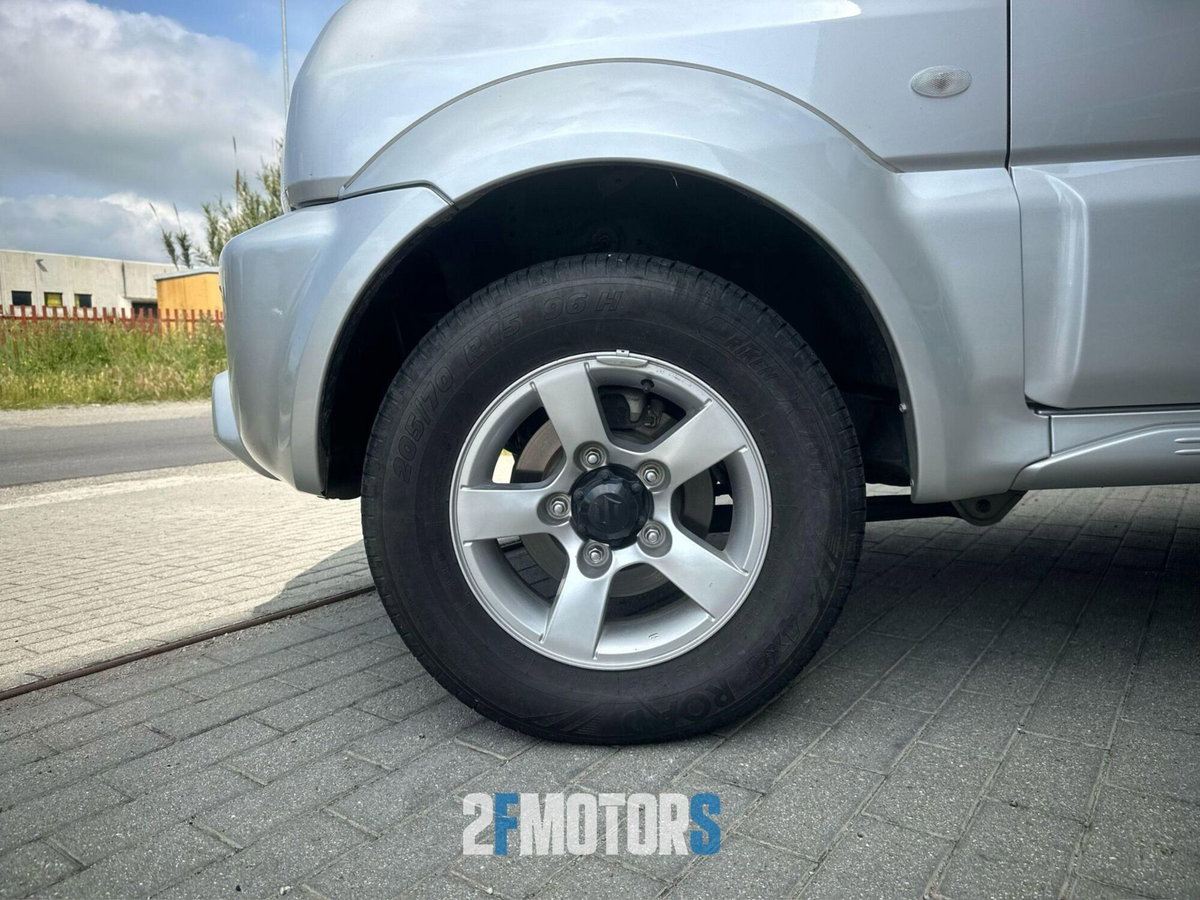 Suzuki Jimny 1.3 4WD Evolution (3)