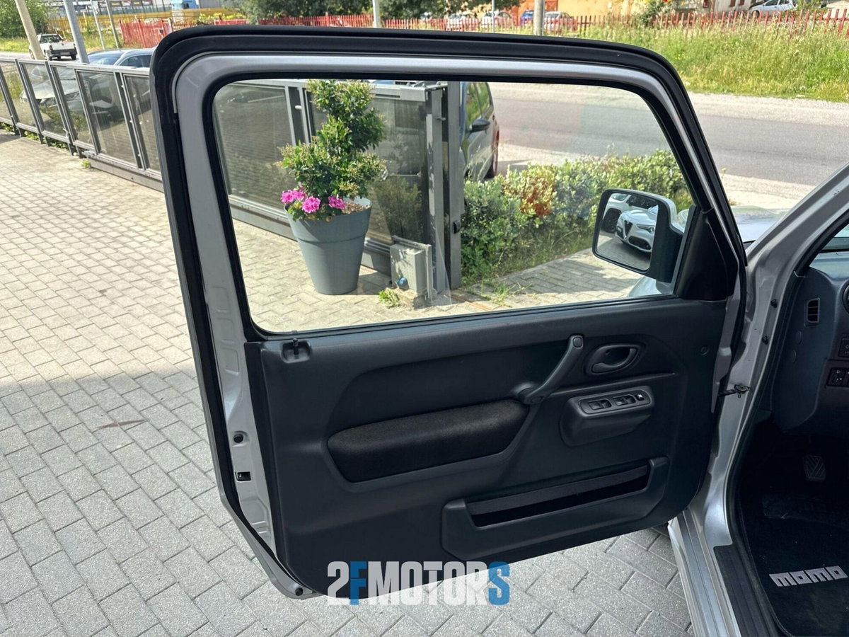 Suzuki Jimny 1.3 4WD Evolution (6)