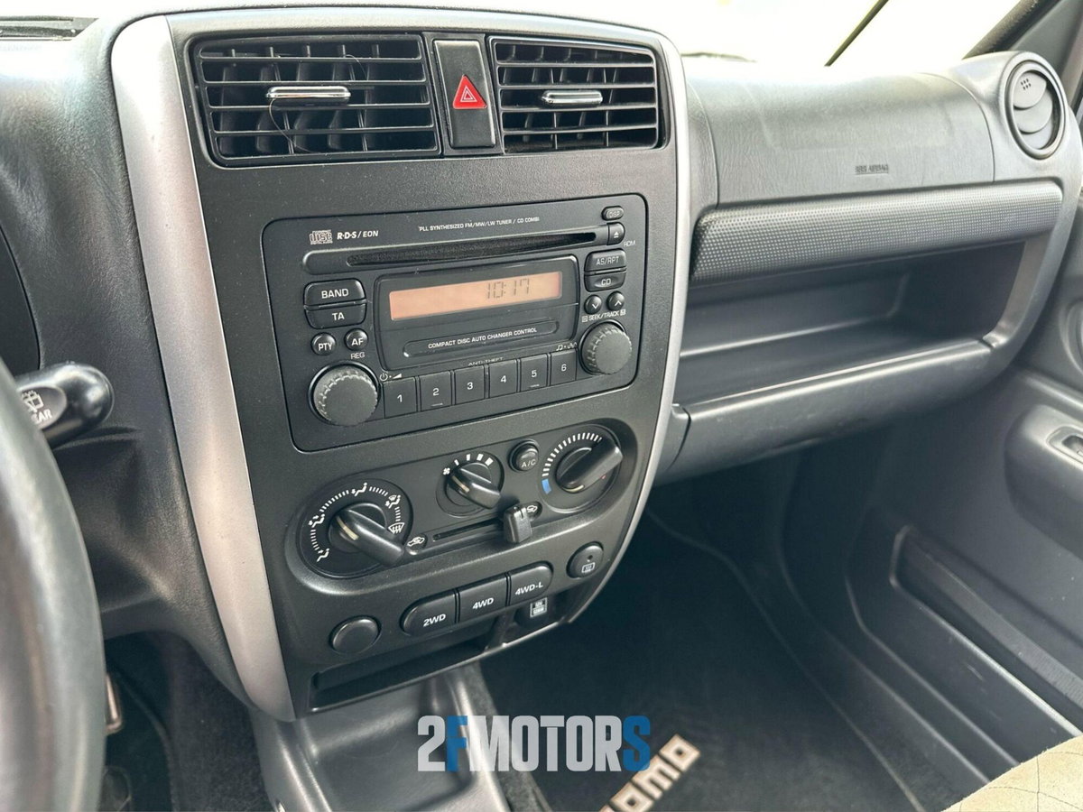 Suzuki Jimny 1.3 4WD Evolution (8)