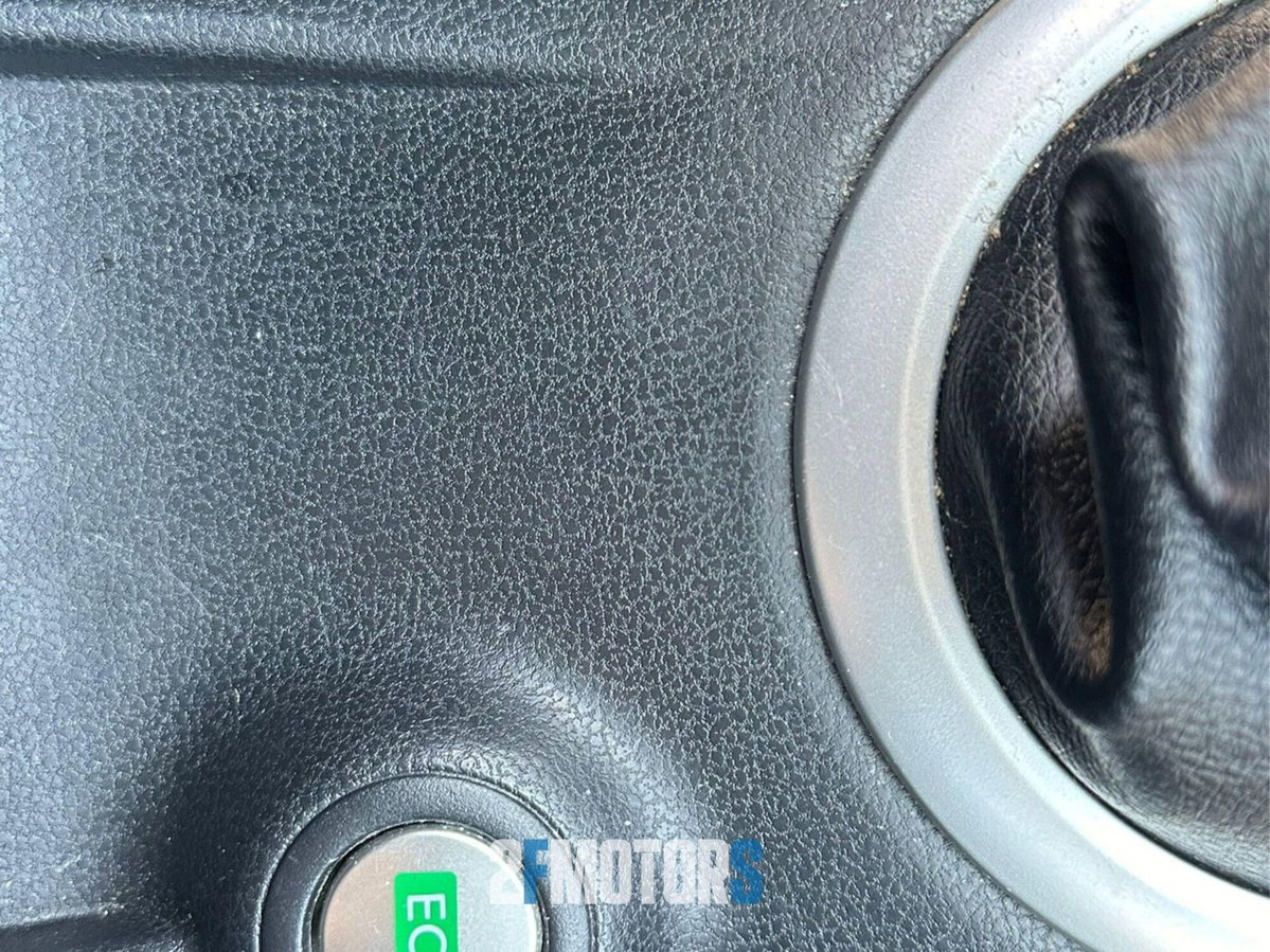 Nissan Note 1.2 12V GPL Acenta Plus (10)