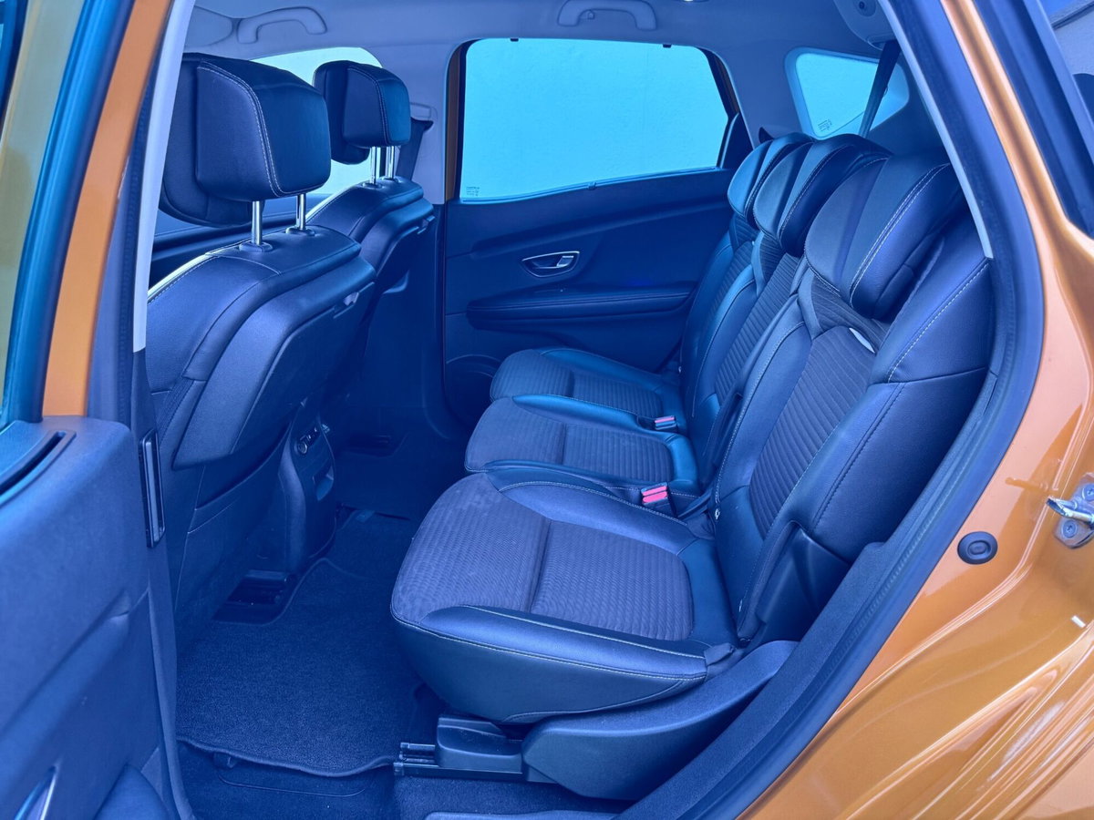 Renault Scenic E-Tech Electric XMod dCi 110 CV Start&Stop Energy Limited (9)