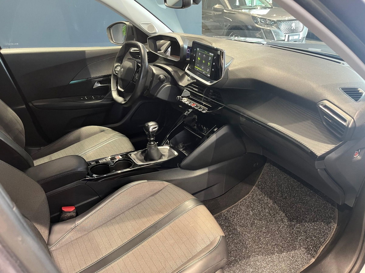 Peugeot 2008 BlueHDi 110 S&S Allure Pack (14)