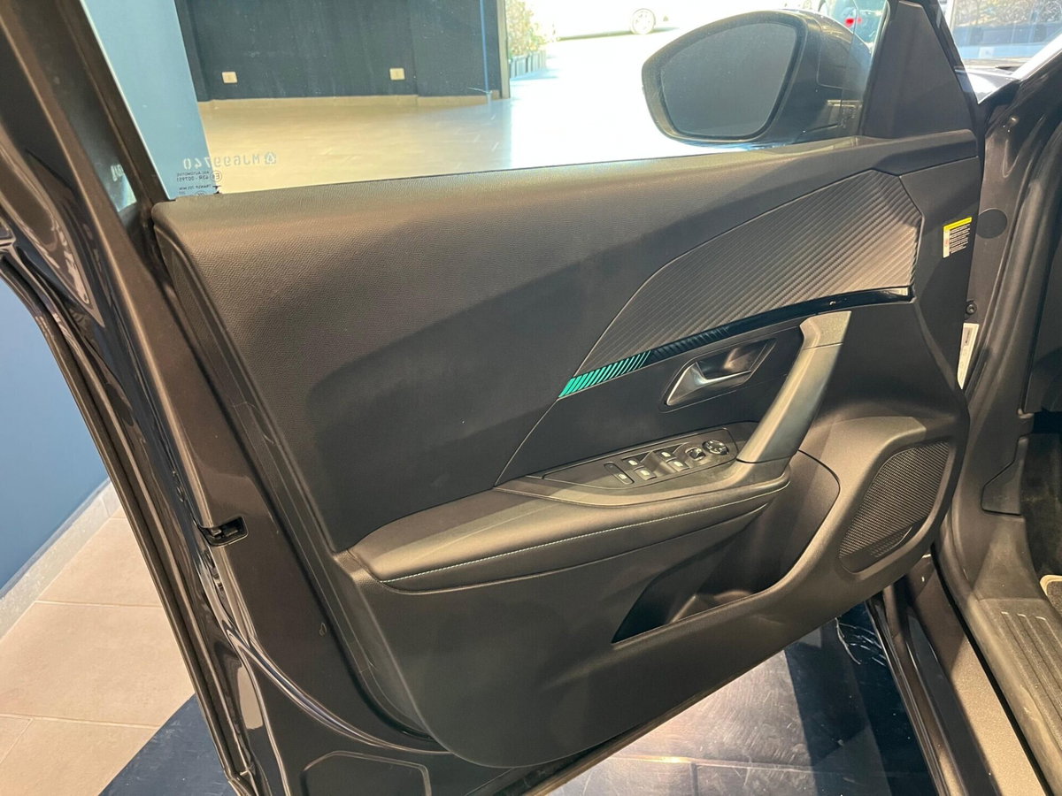 Peugeot 2008 BlueHDi 110 S&S Allure Pack (11)