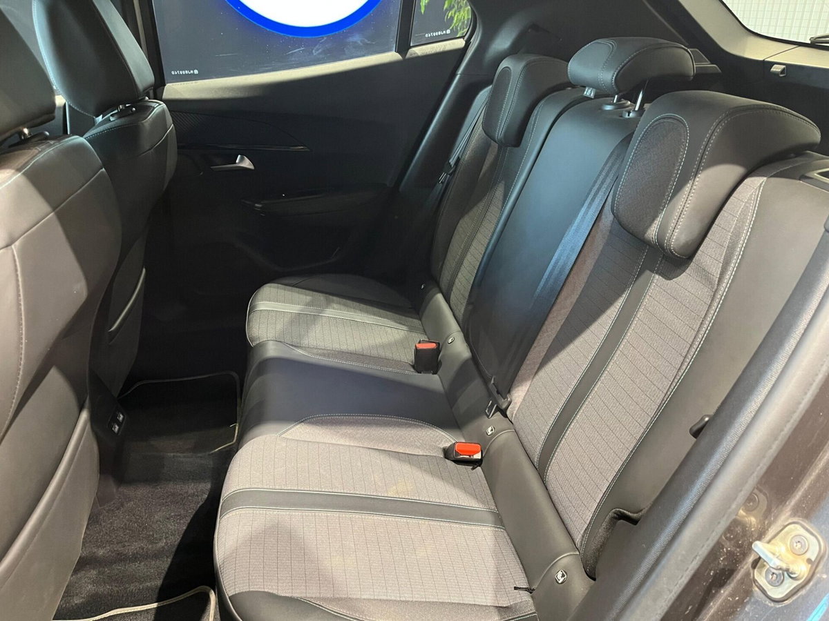 Peugeot 2008 BlueHDi 110 S&S Allure Pack (14)