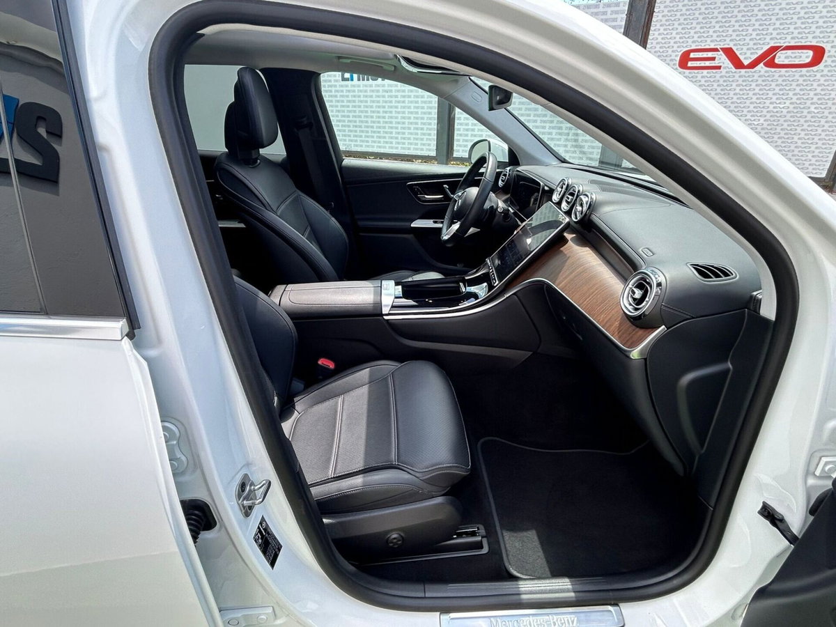 Mercedes-Benz GLC SUV 220 d AMG Line Premium Plus 4matic auto (8)