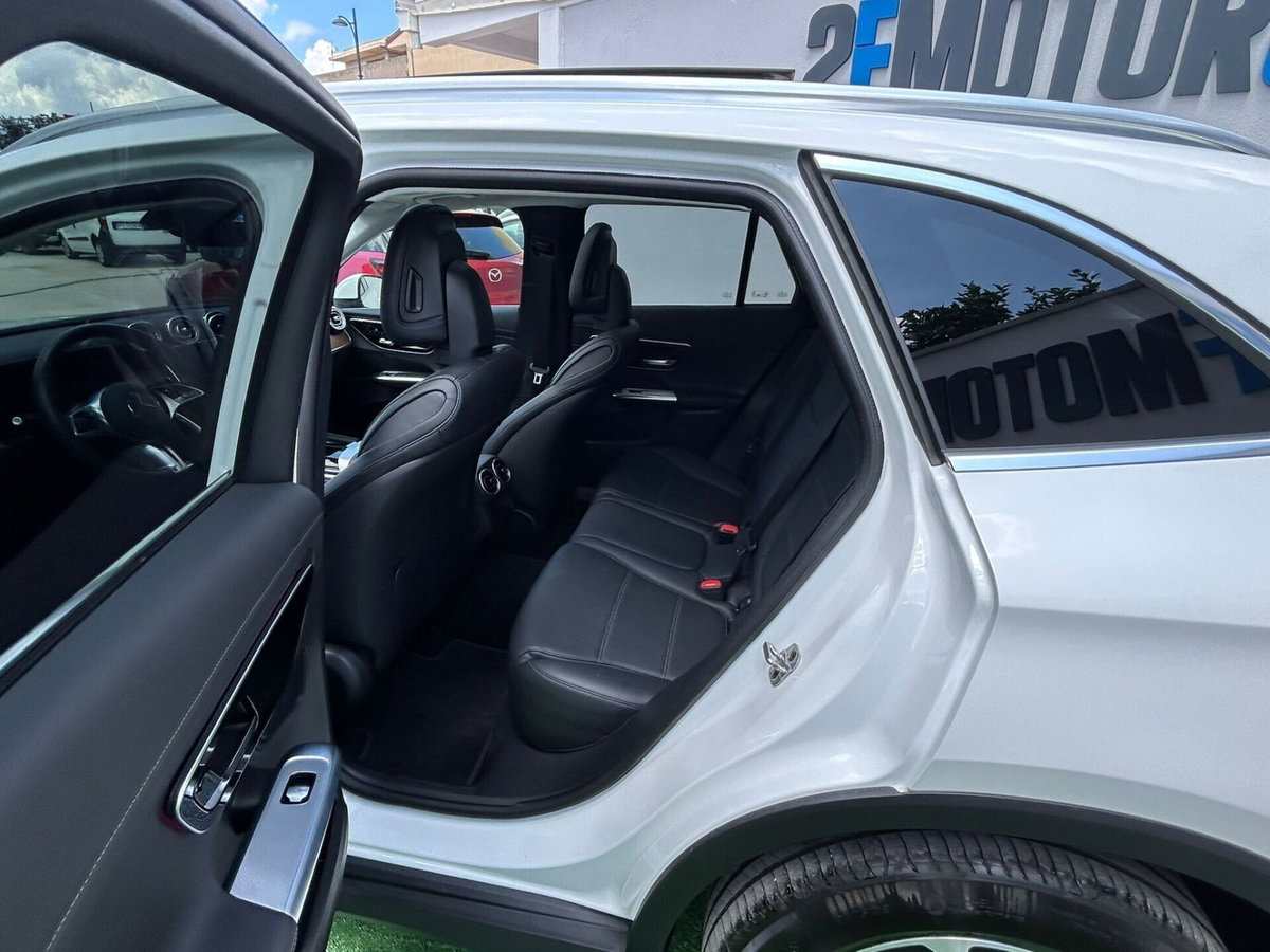 Mercedes-Benz GLC SUV 220 d AMG Line Premium Plus 4matic auto (9)