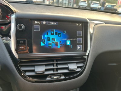 Peugeot 208 HDi 68 CV 5 porte Allure (13)