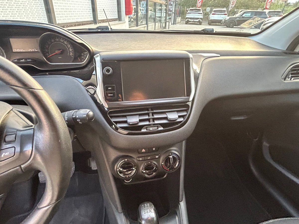 Peugeot 208 HDi 68 CV 5 porte Allure (14)
