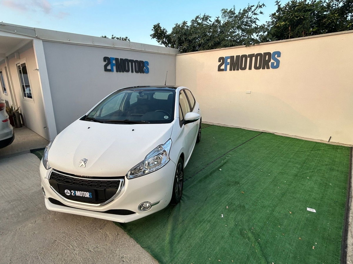 Peugeot 208 HDi 68 CV 5 porte Allure (5)