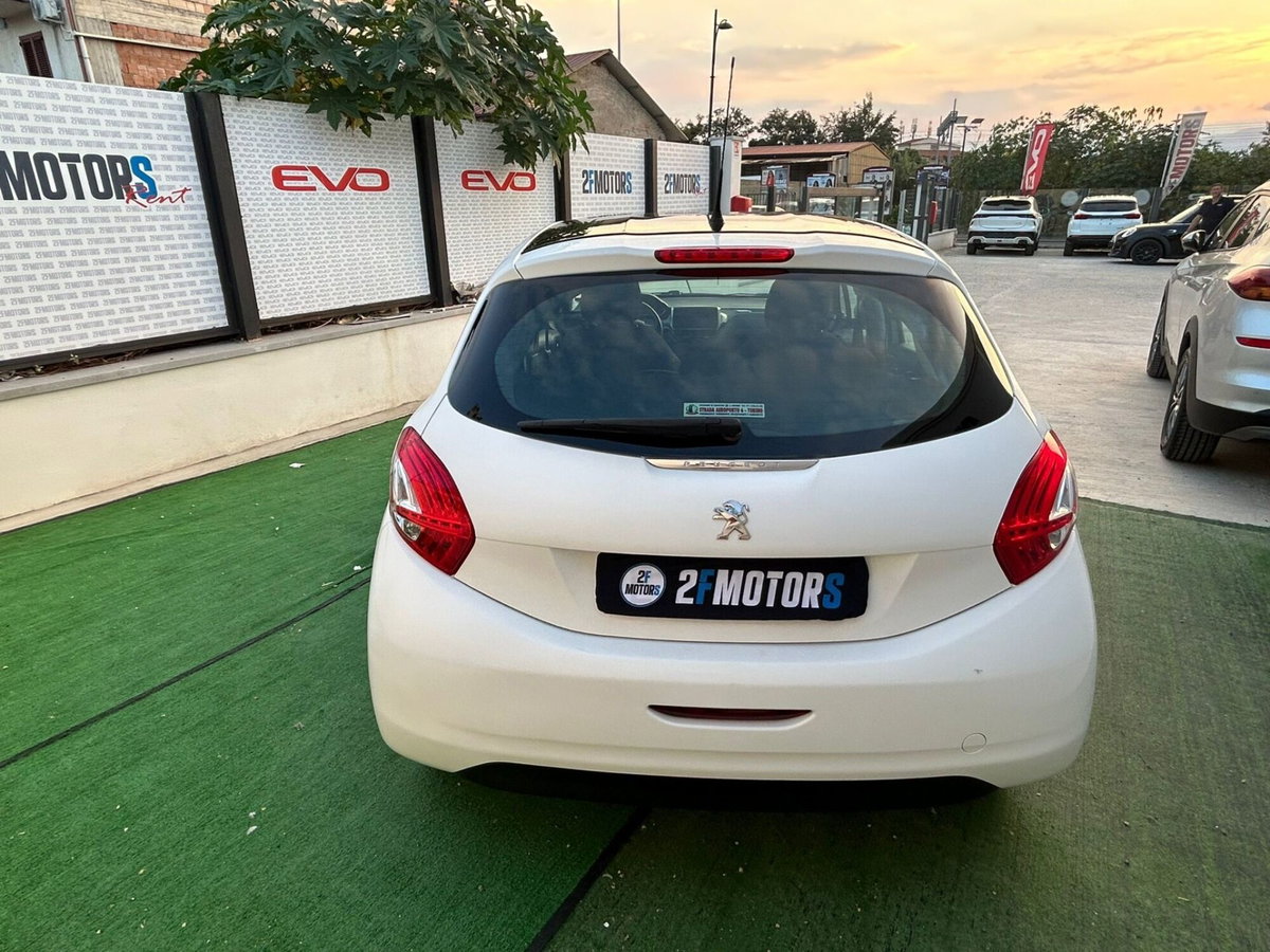 Peugeot 208 HDi 68 CV 5 porte Allure (7)