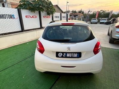 Peugeot 208 HDi 68 CV 5 porte Allure (7)