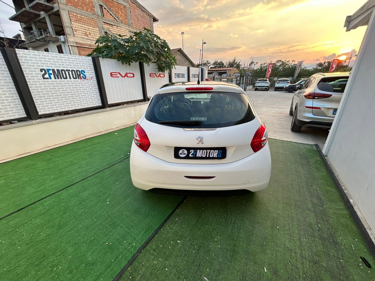 Peugeot 208 HDi 68 CV 5 porte Allure (8)