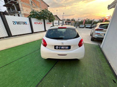 Peugeot 208 HDi 68 CV 5 porte Allure (8)