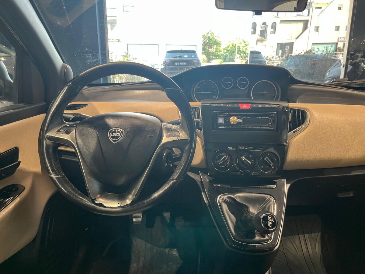 Lancia Ypsilon 1.3 MJT 16V 95 CV 5 porte S&S Silver (14)