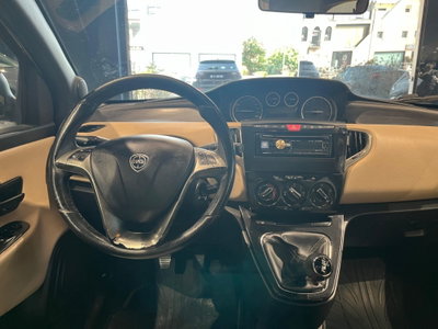 Lancia Ypsilon 1.3 MJT 16V 95 CV 5 porte S&S Silver (14)