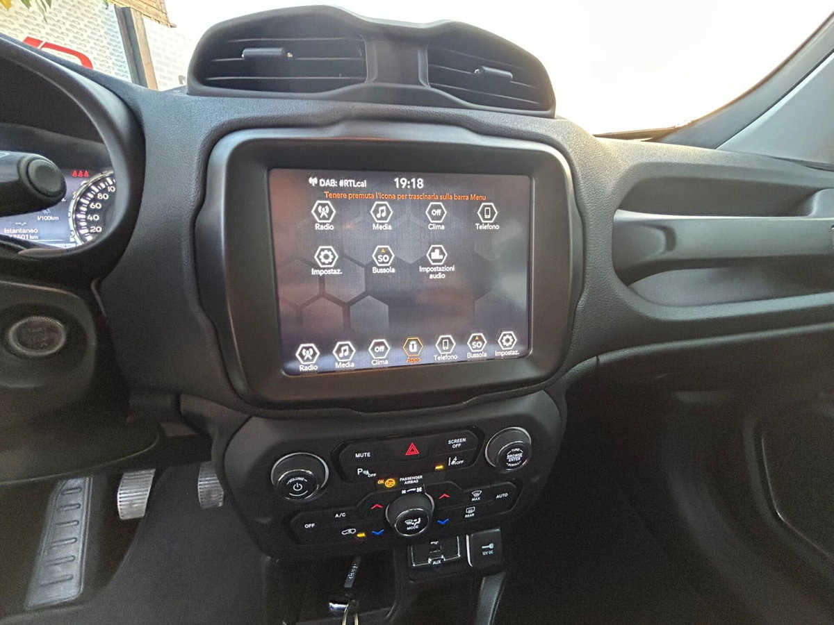 Jeep Renegade 1.6 Mjt 130 CV Limited (12)