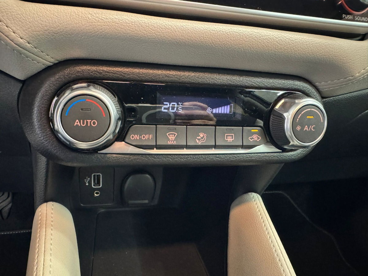 Nissan Micra IG-T 92 Xtronic 5 porte Tekna (14)