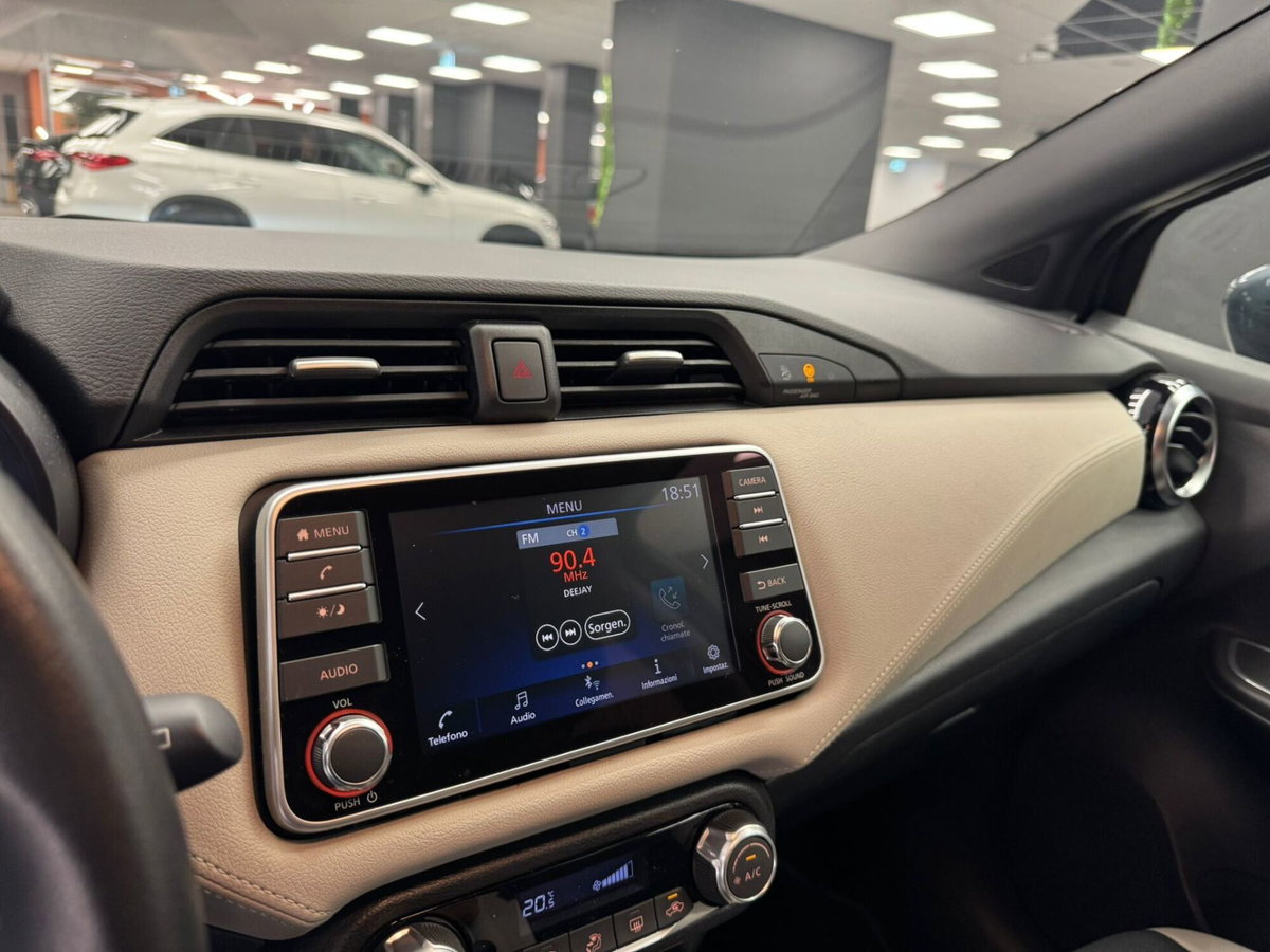 Nissan Micra IG-T 92 Xtronic 5 porte Tekna (17)